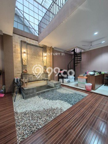 Jual Rumah Luas Elegan Dengan View Cantik di BSD City, Tangerang Jual Rumah Luas Elegan Dengan View Cantik di BSD City, Tangerang