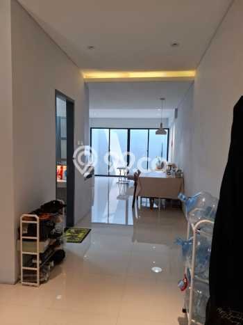 Dijual Cepat Rumah Favorit Siap Huni LB 150m2 di Karang Tengah, Tangerang Dijual Cepat Rumah Favorit Siap Huni LB 150m2 di Karang Tengah, Tangerang