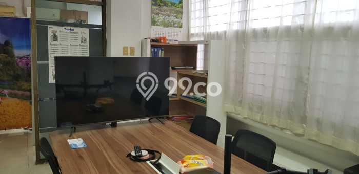 Ruko Dijual di Jakarta Pusat LT 162m2 & LB 504m2 Lokasi Terbaik! Ruko Dijual di Jakarta Pusat LT 162m2 & LB 504m2 Lokasi Terbaik!