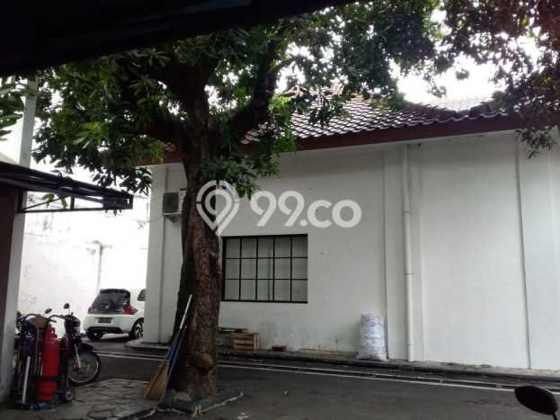 Untuk Dijual! Kantor di Basuki Rachmat Surabaya LT 1600m2 / LB 750m2 Kawasan Strategis Untuk Dijual! Kantor di Basuki Rachmat Surabaya LT 1600m2 / LB 750m2 Kawasan Strategis