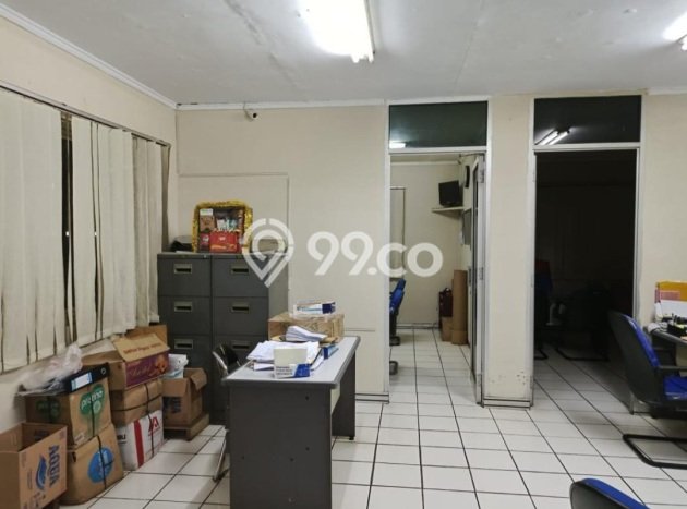 AREA TERSIBUK! Pabrik di Karawaci, Luas 1950m2m², Pusat Bisnis AREA TERSIBUK! Pabrik di Karawaci, Luas 1950m2m², Pusat Bisnis