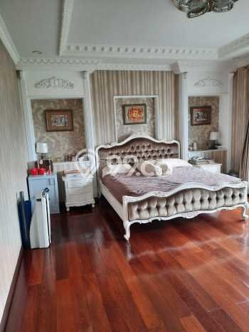 Rumah Mewah dengan 5 Kamar Tidur di Lingkungan Asri Taman Grisenda, Jakarta Utara Rumah Mewah dengan 5 Kamar Tidur di Lingkungan Asri Taman Grisenda, Jakarta Utara