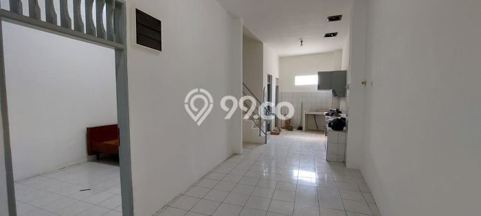 SPECIAL LISTING! Rumah di , 2 KM, Akses Pusat Kota, LT 160m2m² LB 320m2m² SPECIAL LISTING! Rumah di , 2 KM, Akses Pusat Kota, LT 160m2m² LB 320m2m²