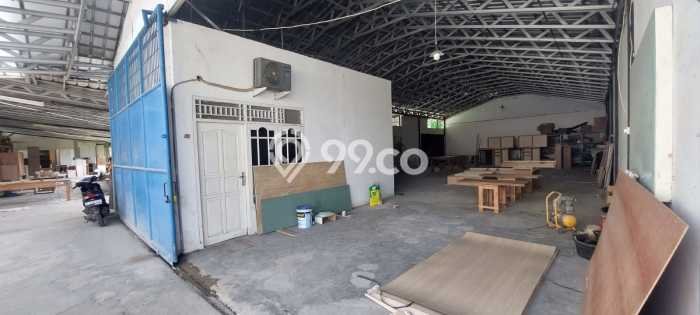 Gudang Disewa di Jakarta Utara dengan LB 200m2 Area Komersial Ramai Gudang Disewa di Jakarta Utara dengan LB 200m2 Area Komersial Ramai