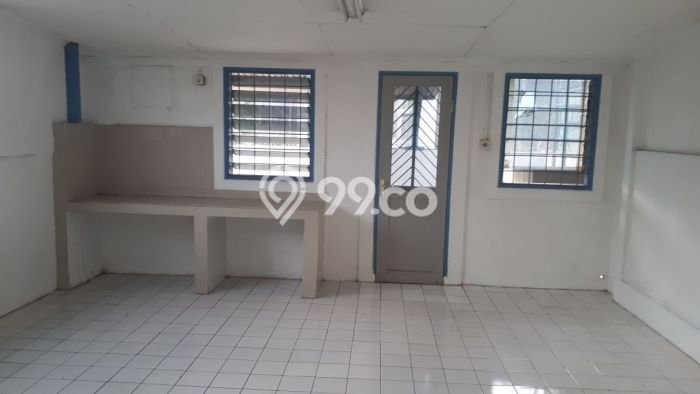 LOKASI BISNIS! Gudang Disewakan Kawasan , Luas 600m2m², Akses Utama LOKASI BISNIS! Gudang Disewakan Kawasan , Luas 600m2m², Akses Utama
