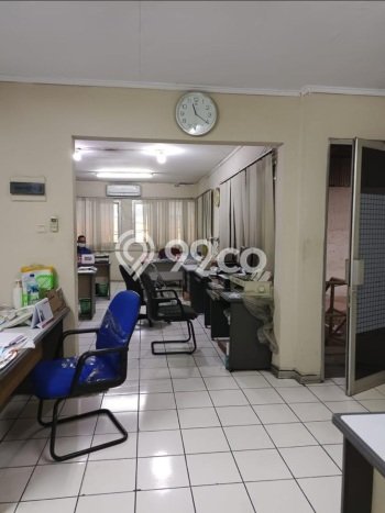 AREA TERSIBUK! Pabrik di Karawaci, Luas 1950m2m², Pusat Bisnis AREA TERSIBUK! Pabrik di Karawaci, Luas 1950m2m², Pusat Bisnis