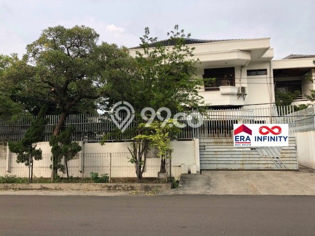 Jual Rumah Mewah Elegan Dengan View Cantik di Taman Ratu, Jakarta Barat Jual Rumah Mewah Elegan Dengan View Cantik di Taman Ratu, Jakarta Barat