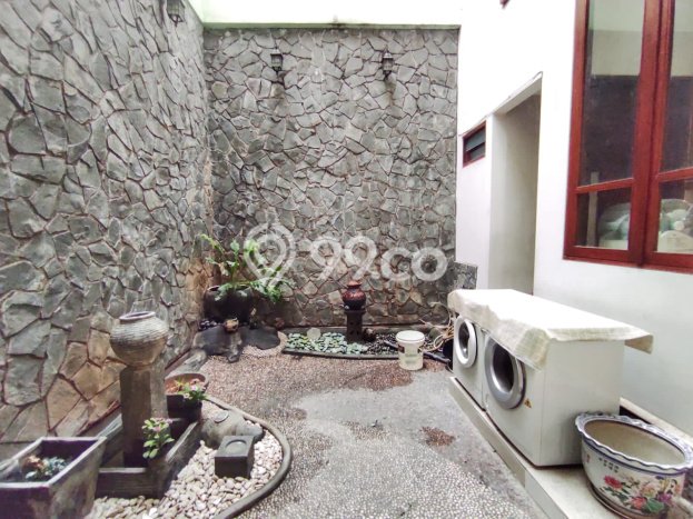 Rumah Luxury Modern Tanpa Renovasi di Taman Cosmos Jakarta Barat Rumah Luxury Modern Tanpa Renovasi di Taman Cosmos Jakarta Barat