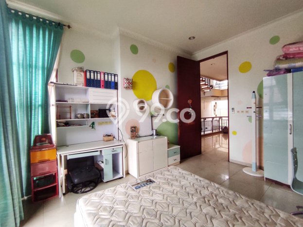 Rumah Luxury Modern Tanpa Renovasi di Taman Cosmos Jakarta Barat Rumah Luxury Modern Tanpa Renovasi di Taman Cosmos Jakarta Barat