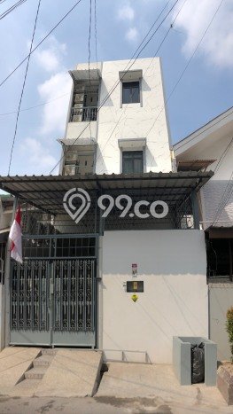Rumah Elit Modern Tanpa Renovasi di Taman Kota Jakarta Barat Rumah Elit Modern Tanpa Renovasi di Taman Kota Jakarta Barat