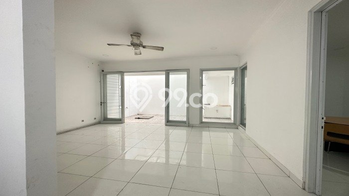 HOT DEAL! Rumah Premium di Permata Buana, Jakarta Barat, Luas 136m² LB 180m² HOT DEAL! Rumah Premium di Permata Buana, Jakarta Barat, Luas 136m² LB 180m²