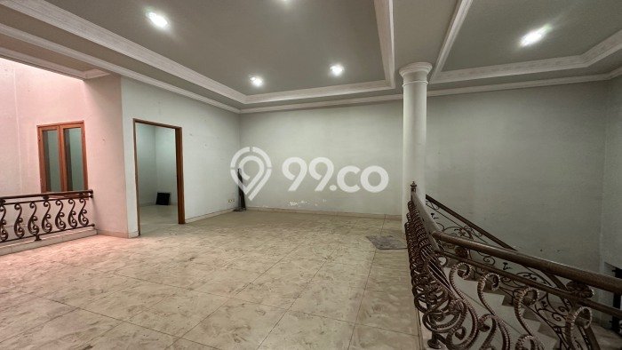 Rumah Mewah LB 160m2 Siap Huni Desain Elegan di Permata Buana, Jakarta Barat Rumah Mewah LB 160m2 Siap Huni Desain Elegan di Permata Buana, Jakarta Barat