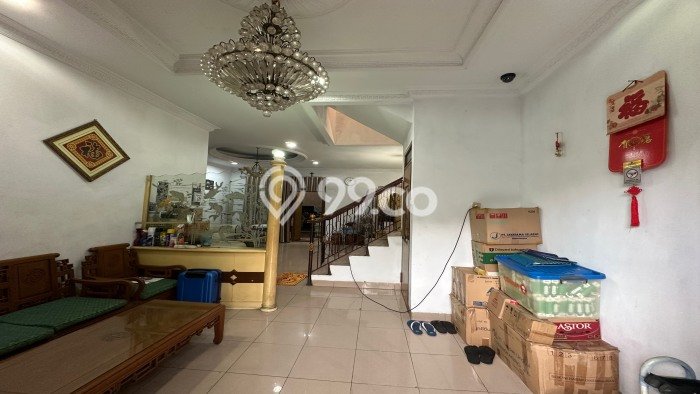 Rumah Luxury Modern Tanpa Renovasi di Taman Ratu Jakarta Barat Rumah Luxury Modern Tanpa Renovasi di Taman Ratu Jakarta Barat
