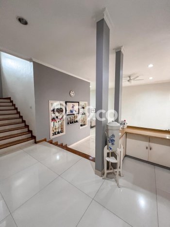 GOOD DEAL! Rumah Strategis area Puri Indah, LT 200m² Bangunan 325m² GOOD DEAL! Rumah Strategis area Puri Indah, LT 200m² Bangunan 325m²