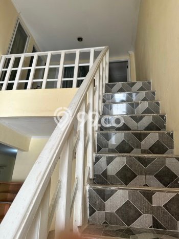 RARE UNIT! Rumah kawasan Tanjung Duren, 4 KT, Pemandangan Kota, LT 70m² LB 100m² RARE UNIT! Rumah kawasan Tanjung Duren, 4 KT, Pemandangan Kota, LT 70m² LB 100m²