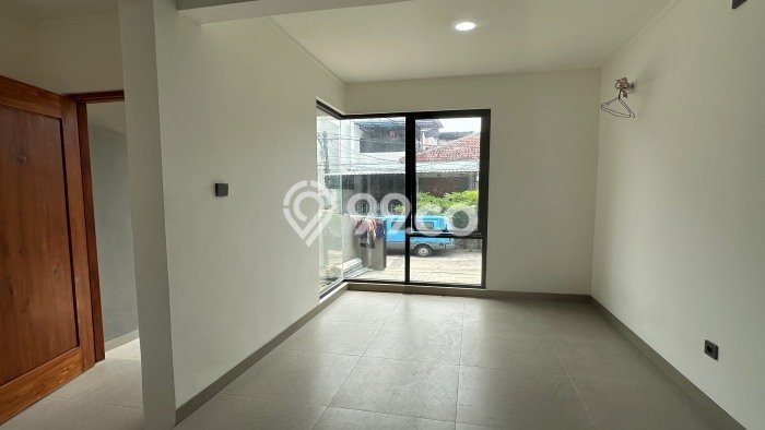 Jual Rumah Eksklusif 3 KT di Green Ville, Jakarta Barat Jual Rumah Eksklusif 3 KT di Green Ville, Jakarta Barat