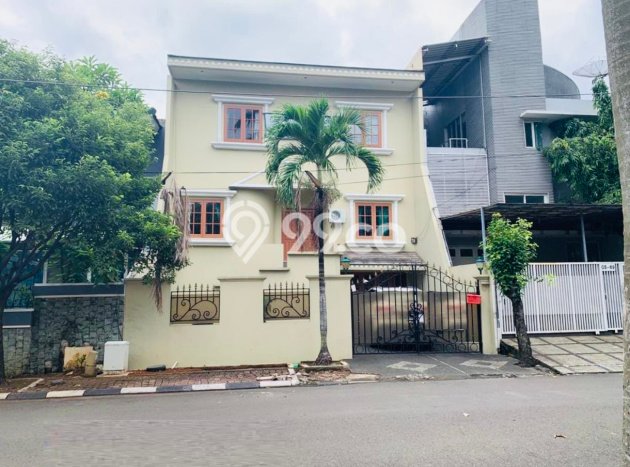For Sale! Luxury House LT 180m2 Desain Modern di Puri Indah For Sale! Luxury House LT 180m2 Desain Modern di Puri Indah