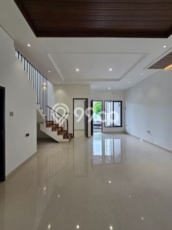 Jual Rumah Luas Megah Dengan View Cantik di Rawamangun, Jakarta Timur Jual Rumah Luas Megah Dengan View Cantik di Rawamangun, Jakarta Timur