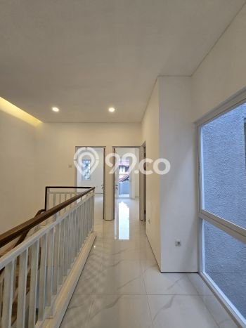 Rumah Luas Asri 4 KT Siap Pakai di Pondok Kelapa Jakarta Timur Rumah Luas Asri 4 KT Siap Pakai di Pondok Kelapa Jakarta Timur