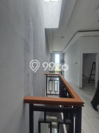 Rumah Strategis Minimalis Lb 180m2 di Matraman, Jakarta Timur Rumah Strategis Minimalis Lb 180m2 di Matraman, Jakarta Timur