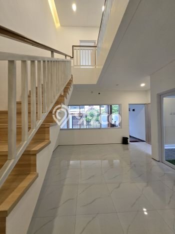 Rumah Luas Asri 4 KT Siap Pakai di Pondok Kelapa Jakarta Timur Rumah Luas Asri 4 KT Siap Pakai di Pondok Kelapa Jakarta Timur