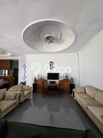 Hunian Mewah LB 311m2 Siap Huni Desain Elegan di Pondok Kelapa, Jakarta Timur Hunian Mewah LB 311m2 Siap Huni Desain Elegan di Pondok Kelapa, Jakarta Timur