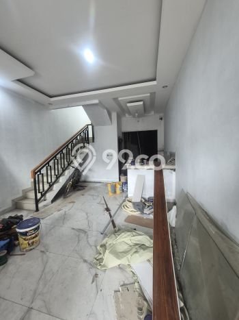 Rumah Strategis Minimalis Lb 180m2 di Matraman, Jakarta Timur Rumah Strategis Minimalis Lb 180m2 di Matraman, Jakarta Timur