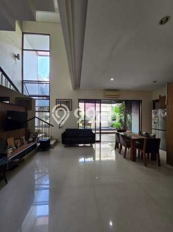 Hunian Elit LB 184m2 Siap Pakai Desain Elegan di Cipinang, Jakarta Timur Hunian Elit LB 184m2 Siap Pakai Desain Elegan di Cipinang, Jakarta Timur