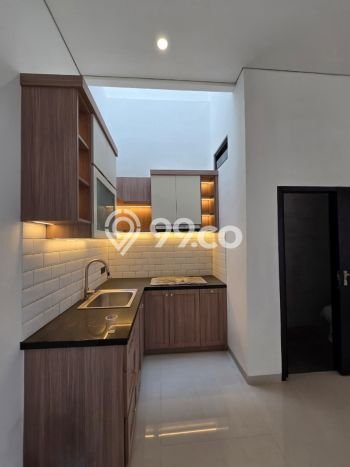 Jual Rumah Luas Megah Dengan View Cantik di Rawamangun, Jakarta Timur Jual Rumah Luas Megah Dengan View Cantik di Rawamangun, Jakarta Timur