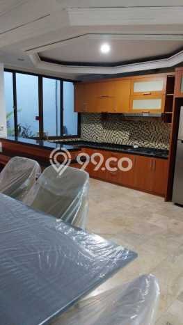 Rumah Sewa Tangerang Selatan LT 225m2 LB 350m2 Kawasan Sektor 7-Bintaro Rumah Sewa Tangerang Selatan LT 225m2 LB 350m2 Kawasan Sektor 7-Bintaro