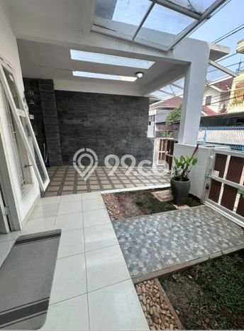For Sale Hunian Rumah Terawat 5 KT di Bintaro, Tangerang Selatan For Sale Hunian Rumah Terawat 5 KT di Bintaro, Tangerang Selatan