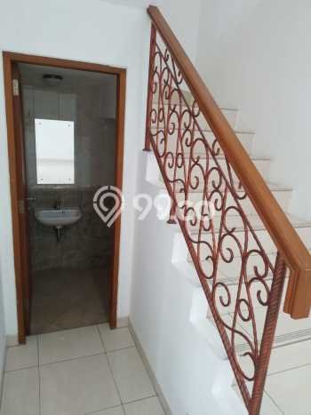 Rumah Disewakan Tangerang Selatan LT 250m2 LB 300m2 Kawasan Bintaro Rumah Disewakan Tangerang Selatan LT 250m2 LB 300m2 Kawasan Bintaro