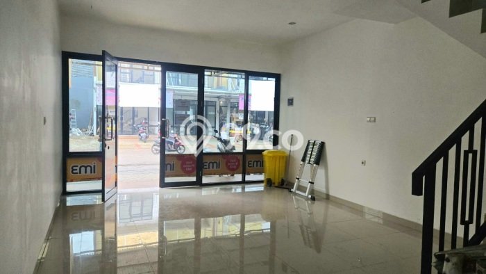 Area Ramai! Ruko Dijual di Karawaci untuk Bisnis Luas Bangunan 70m2 Area Ramai! Ruko Dijual di Karawaci untuk Bisnis Luas Bangunan 70m2