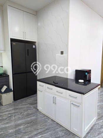 Rumah Mewah LB 243m2 Siap Pakai Desain Elegan di Gading Serpong, Tangerang Rumah Mewah LB 243m2 Siap Pakai Desain Elegan di Gading Serpong, Tangerang