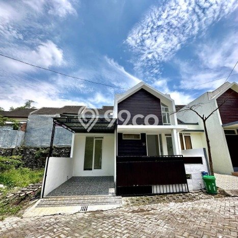 Rumah Modern di Lowokwaru, Malang, Luas 63m2m² Bangunan 40m2m² Rumah Modern di Lowokwaru, Malang, Luas 63m2m² Bangunan 40m2m²