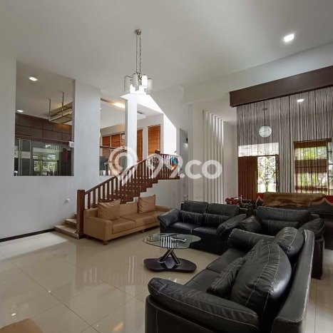 Rumah Elit Modern Tanpa Renovasi di Araya Malang Rumah Elit Modern Tanpa Renovasi di Araya Malang