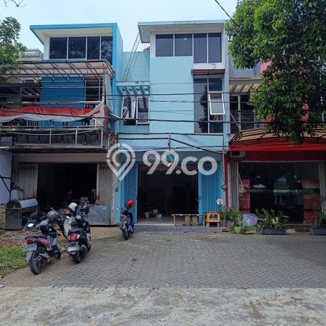 Ruko Dijual di Klojen Malang dengan Luas Bangunan 300m2 Ruko Dijual di Klojen Malang dengan Luas Bangunan 300m2