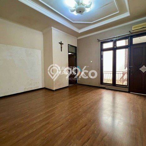 For Sale! Premium House LT 316m2 Desain Elegan di Malang Kota For Sale! Premium House LT 316m2 Desain Elegan di Malang Kota