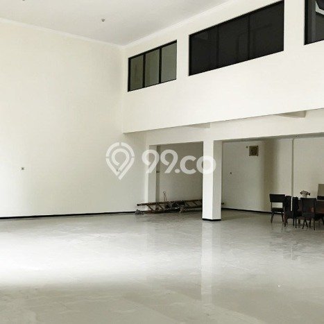 Ruko untuk disewa di Klojen punya LT 273m2 & LB 300m2 harga sewa kompetitif Ruko untuk disewa di Klojen punya LT 273m2 & LB 300m2 harga sewa kompetitif