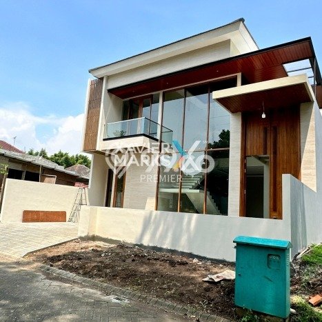 Rumah Luxury Modern Siap Huni di Araya Malang Rumah Luxury Modern Siap Huni di Araya Malang