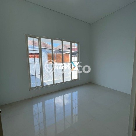 Rumah Terawat di Soekarno Hatta, Malang, Luas Tanah 128m², LB 102m² Rumah Terawat di Soekarno Hatta, Malang, Luas Tanah 128m², LB 102m²