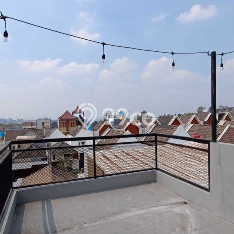 Rumah Luxury Modern Tanpa Renovasi di Tlogomas Malang Rumah Luxury Modern Tanpa Renovasi di Tlogomas Malang