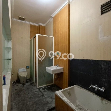 Ruko Dijual di Klojen Malang dengan Luas Bangunan 300m2 Ruko Dijual di Klojen Malang dengan Luas Bangunan 300m2
