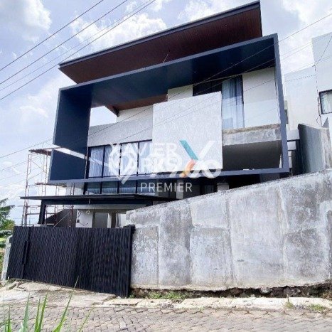 Vila Strategis di Batu, Luas 474m2m², Akses Batu, Batu, Batu Vila Strategis di Batu, Luas 474m2m², Akses Batu, Batu, Batu