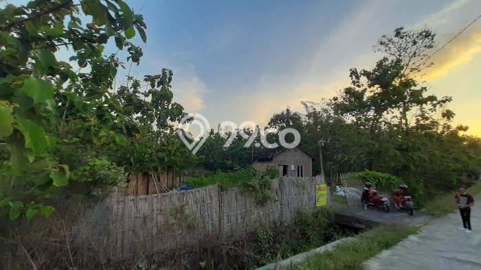 AREA PROSPEKTIF! Tanah di Gondangrejo, Luas 750m2m², Dekat Transportasi AREA PROSPEKTIF! Tanah di Gondangrejo, Luas 750m2m², Dekat Transportasi