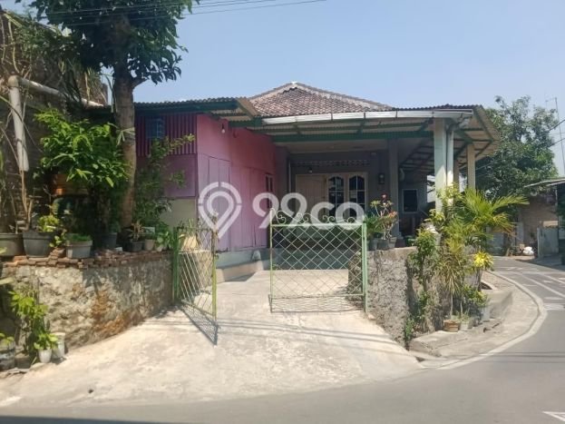 Rumah Strategis Modern Lb 90m2 di mojosongo, Solo Rumah Strategis Modern Lb 90m2 di mojosongo, Solo