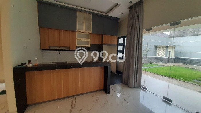Jual Rumah Mewah Megah Dengan View Cantik di Mojosongo, Surakarta Jual Rumah Mewah Megah Dengan View Cantik di Mojosongo, Surakarta