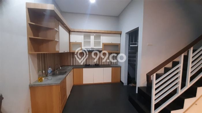 Rumah Strategis Modern Lb 180m2 di Serengan, Solo Rumah Strategis Modern Lb 180m2 di Serengan, Solo