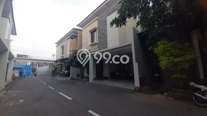 Rumah Strategis Modern Lb 180m2 di Serengan, Solo Rumah Strategis Modern Lb 180m2 di Serengan, Solo
