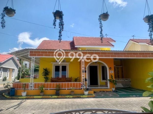 Rumah Strategis Modern Lb 180m2 di Gentan, Solo Rumah Strategis Modern Lb 180m2 di Gentan, Solo